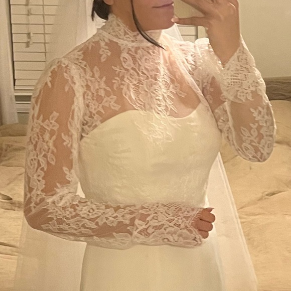 Lace Topper - Picture 5 of 6